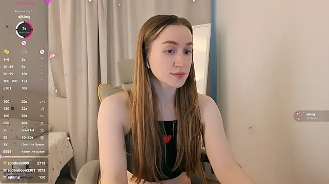 mowalova's Live XXX Chat