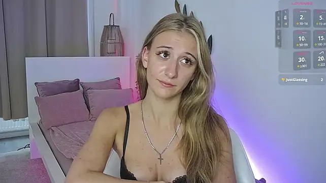 LiaaaBunny's Live XXX Chat