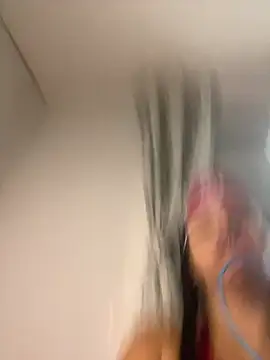 XXX chat uživo modela julia_moreira