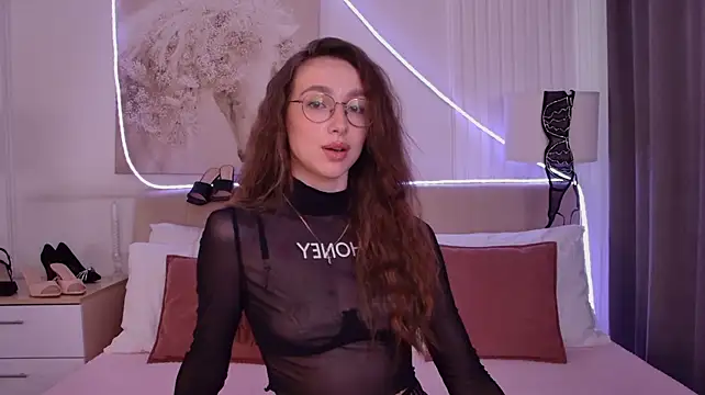 Chat +18 de Emily_Simon ao vivo