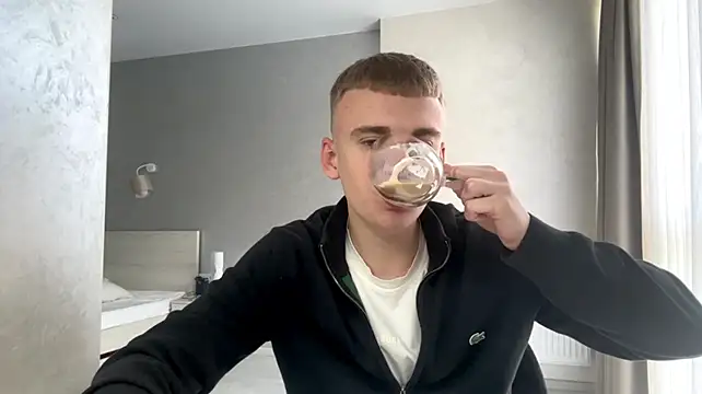 XXX chat uživo modela SoloFury