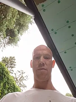 genaroo38 Live XXX Chat