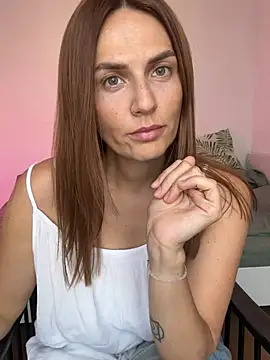 Chatroom XXX en direct de BritneyHall