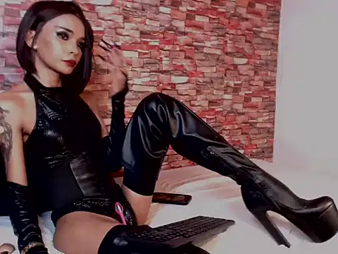 PHLauraLove Live XXX Chat