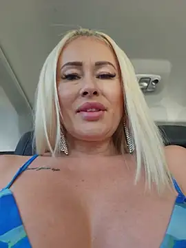 MILFBARBY's Live XXX Chat