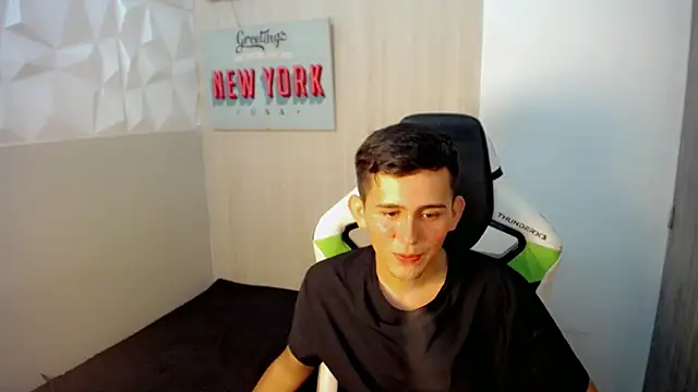 צ'אט XXX בשידור חי של JaxBlue_