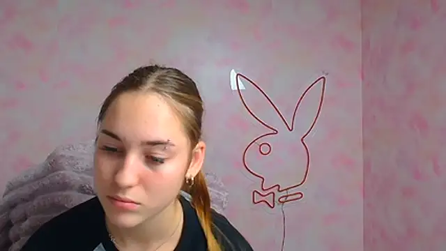 צ'אט XXX בשידור חי של Holly_Mooon_