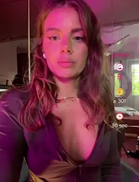 צ'אט XXX בשידור חי של SophieeCharm