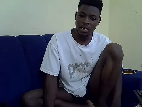 Remmy4 XXX чат на живо