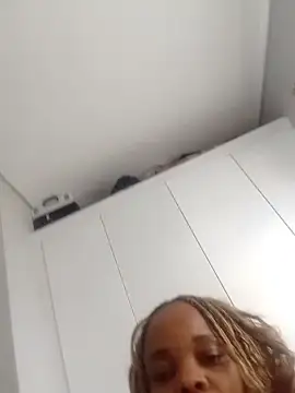 Chat +18 de ebonysummer ao vivo