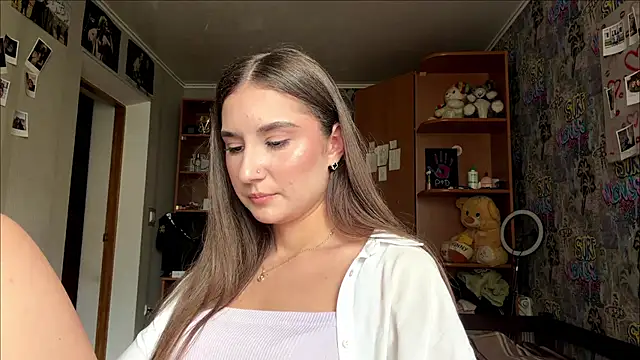 Chat +18 de KittyNoSkirty ao vivo