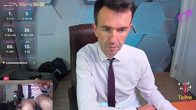 SteveTiger Adlı Modelin Canlı XXX Sohbeti