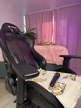 Kitty-Kelsi Obrolan Langsung XXX