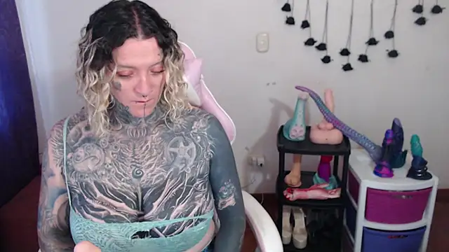 צ'אט XXX בשידור חי של SLOPPYTITSS