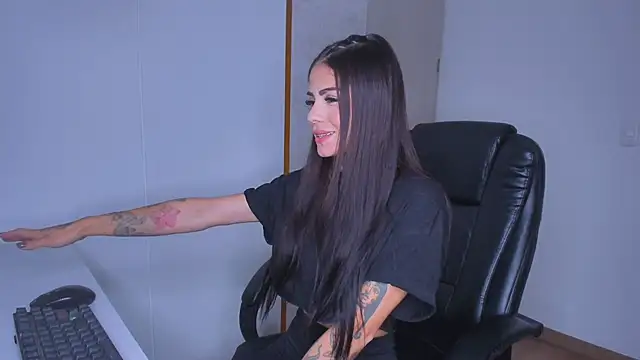 Lisegg_ Live XXX-chat