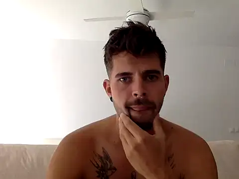 Benistripp Chat XXX live