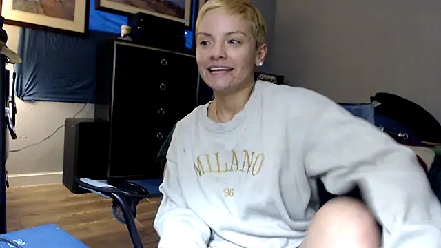 RicaSuave_69's Live XXX Chat