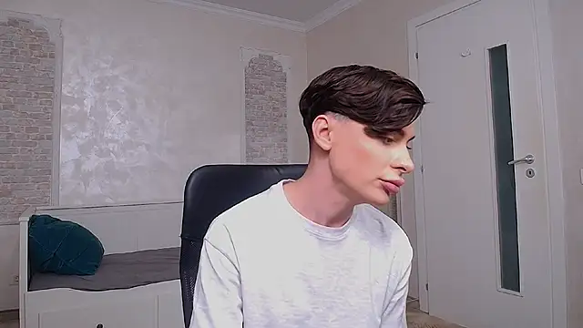 MilanDash XXX чат на живо