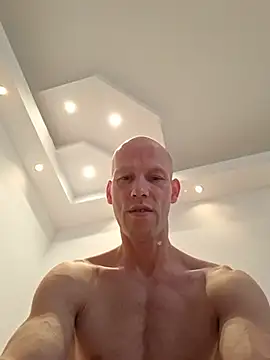 genaroo38n Live XXX chat