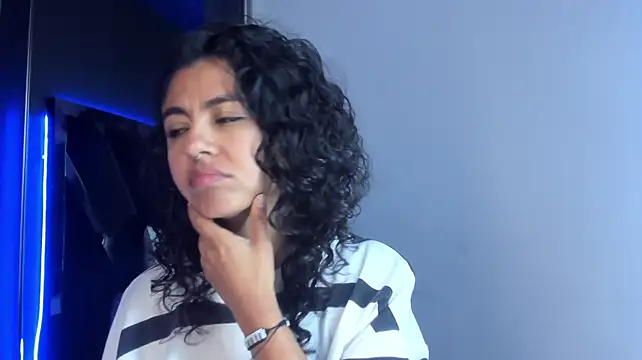 Amareto_'s Live XXX Chat