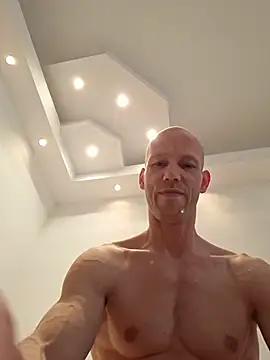 genaroo38n Live XXX chat