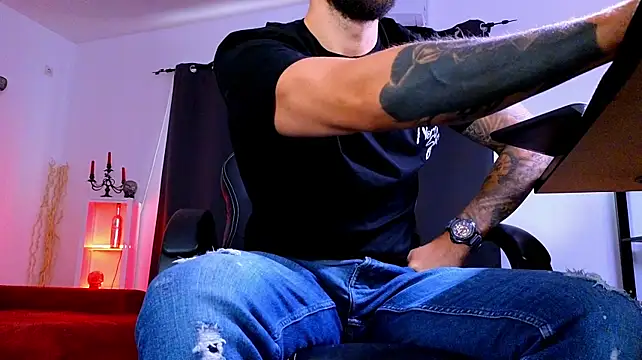 MightyAaron66 Live XXX-Chat