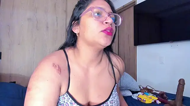 iriss_25 Adlı Modelin Canlı XXX Sohbeti