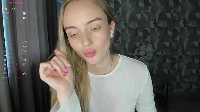 A_delina লাইভ XXX চ্যাট