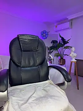 Chatroom XXX en direct de JANYLOVE__
