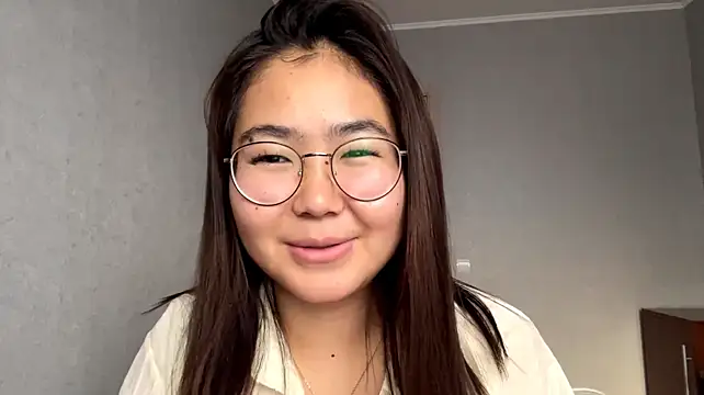 HikkoSinu Chat XXX in diretta