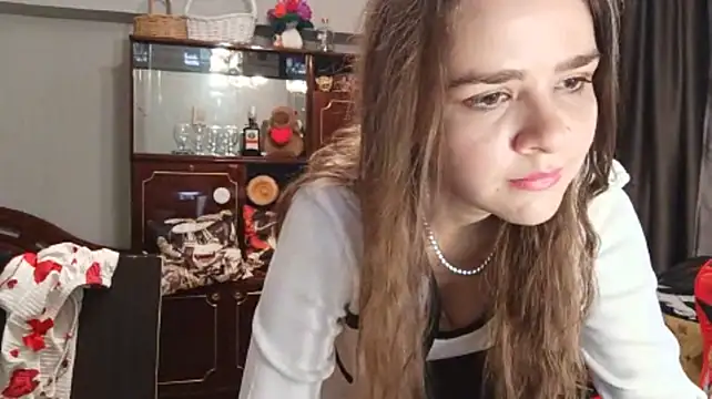 QueenBeatrice: απευθείας συνομιλία ΧΧΧ