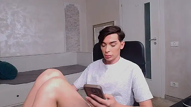 MilanDash live XXX chat