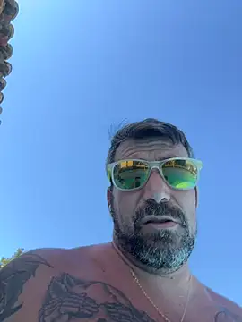 RhinalSquad's Live XXX Chat