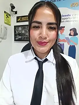 MAYE__13 Chat XXX live