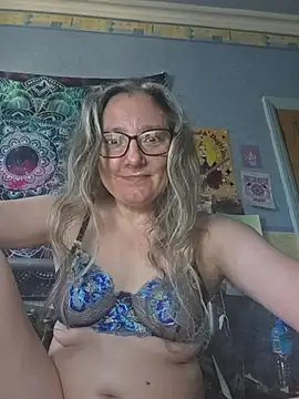 Izzylove47 Adlı Modelin Canlı XXX Sohbeti