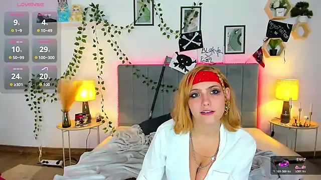 DellaRows live XXX chat
