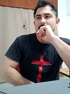 Bradd_32 élő XXX-chatje