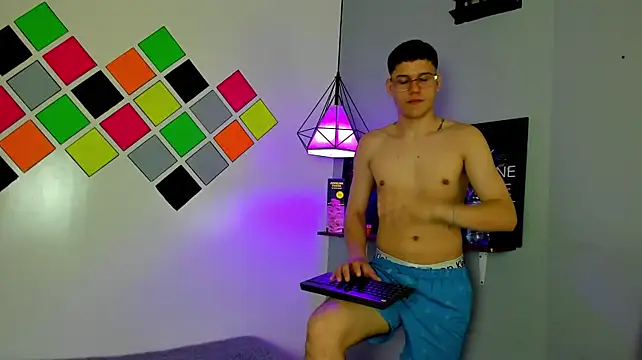 luca_white Adlı Modelin Canlı XXX Sohbeti