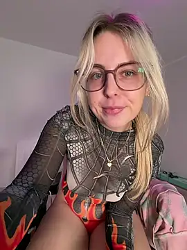 Livewithlucy – Live XXX-chat
