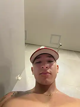 Horny_nick19 Adlı Modelin Canlı XXX Sohbeti
