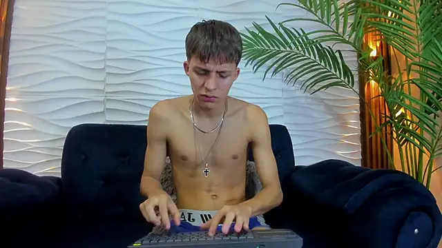 XXX chat uživo modela Pavo_tv
