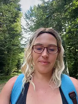 XXX chat uživo modela Nadja_Noir