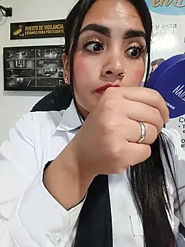 Chatroom XXX en direct de MAYE__13