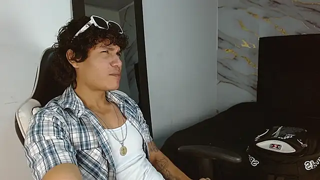 MaximilianRoth Chat XXX live