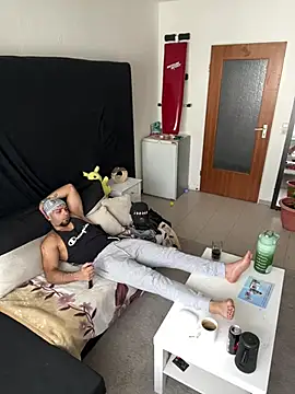 Mohdollmen Adlı Modelin Canlı XXX Sohbeti