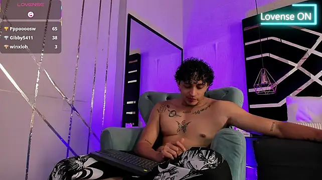 צ'אט XXX בשידור חי של JayTaylorr