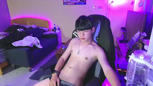 Hitoshi1210 webcam show