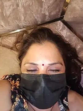 Jiya22 Adlı Modelin Canlı XXX Sohbeti