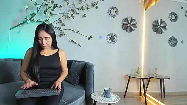 XXX chat uživo modela Mia_Davis__