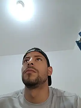 Chat +18 de Cris_LaCobra_ ao vivo